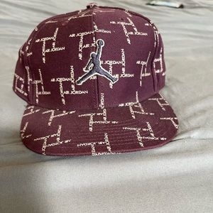 Jordan Brand men’s hat that matches the burgundy Jordan V’s